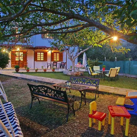 Elsa Stafilos 1 Apartment Skopelos Town